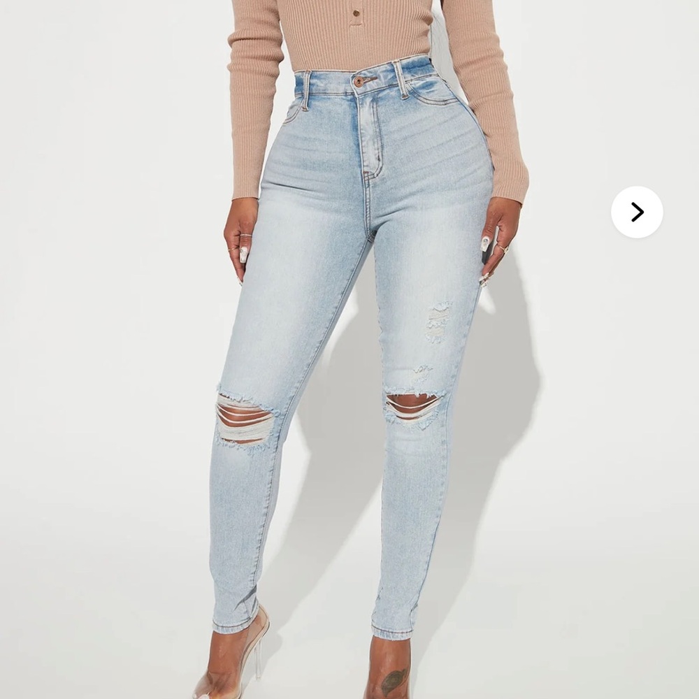 FashionNova New Distressed Women's Jeans